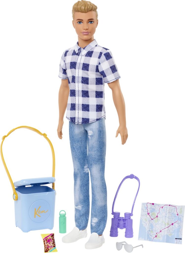 Ken pop met accessoires voor kamperen.