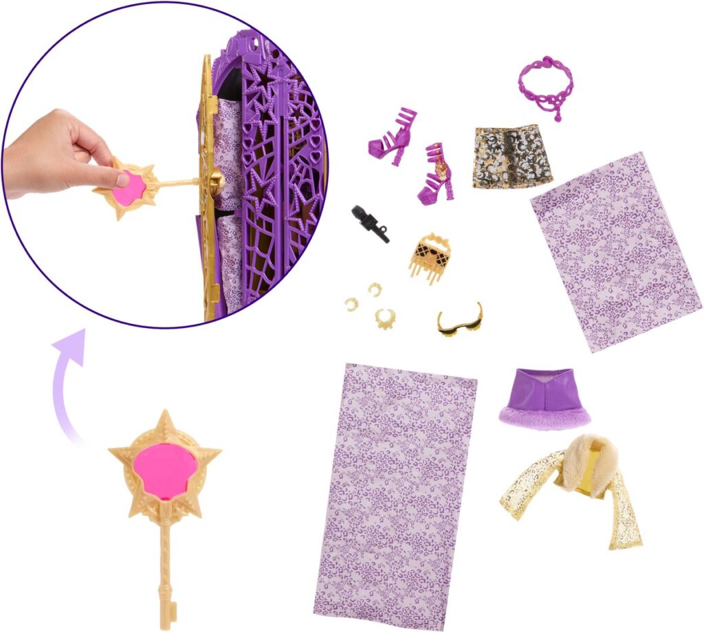 Speelgoed kledingkast met paarse modeaccessoires en sleutel