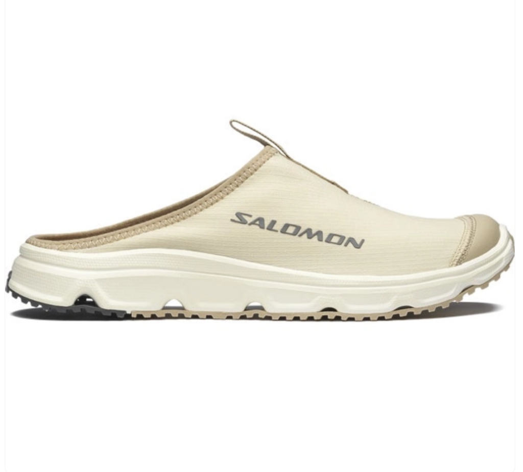 Beige Salomon instapper schoen zijaanzicht