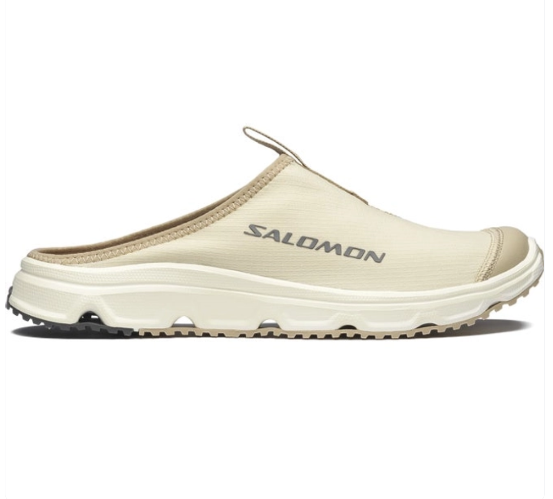 Beige Salomon instapper schoen zijaanzicht