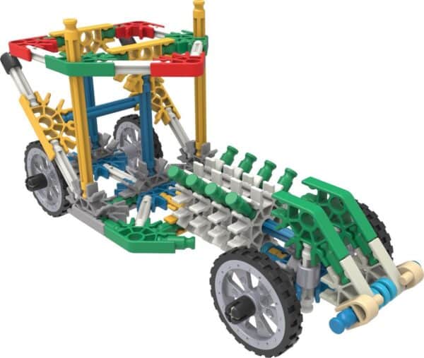 K'NEX-model van kleurrijk voertuig met wielen