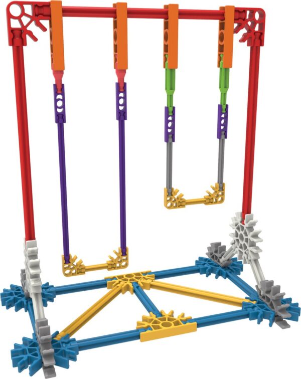 K'NEX opstelling met kleurrijke staven en verbindingen.