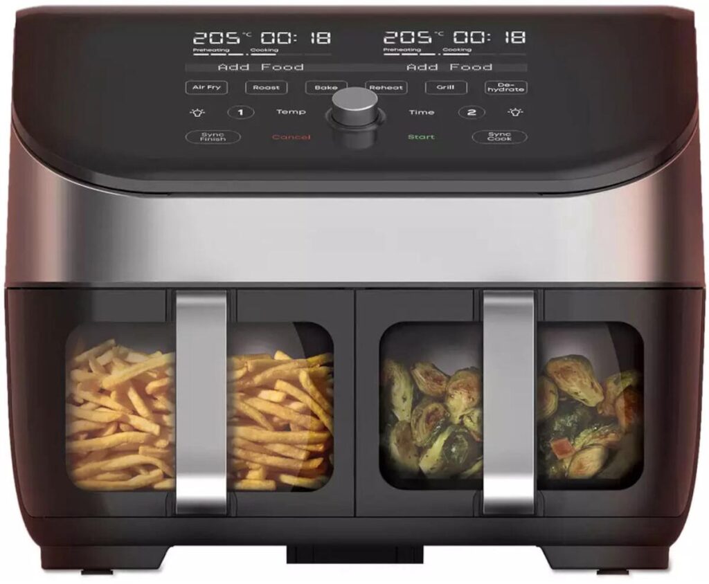 Dubbele airfryer met friet en groenten