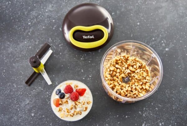 Tefal hakmolen met noten en fruit dessert