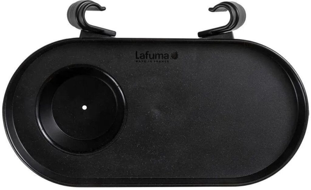 Zwarte plastic bekerhouder met haakjes.