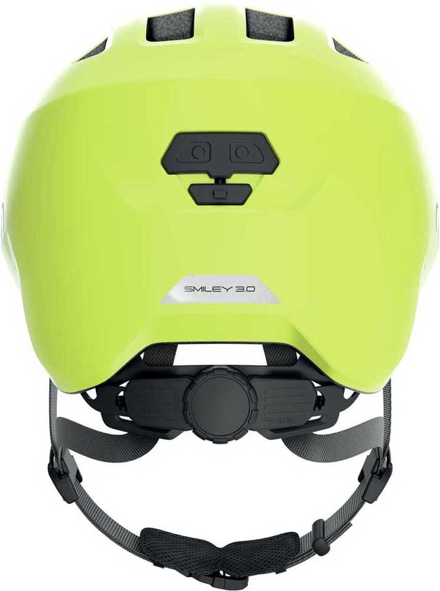 Arrière d'un casque de vélo vert vif avec système de réglage