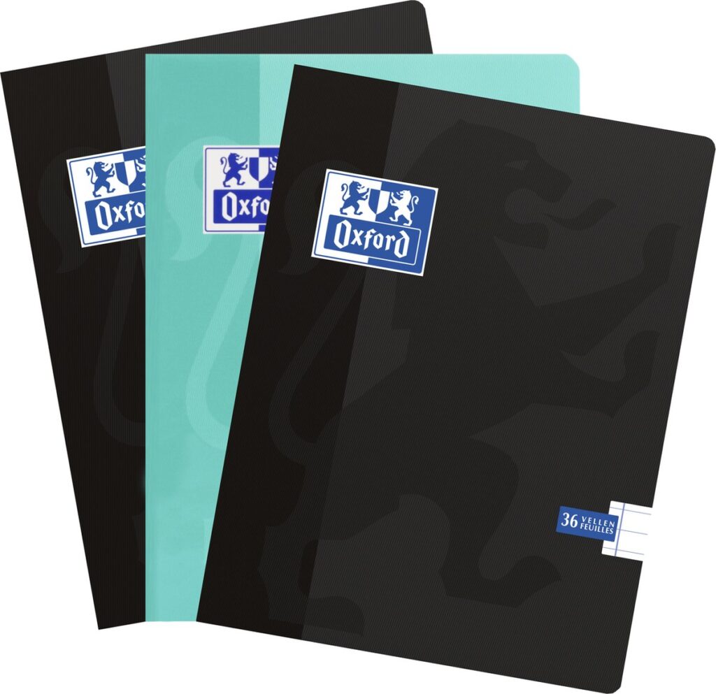 Drie Oxford schriften met zwarte en groene omslagen.