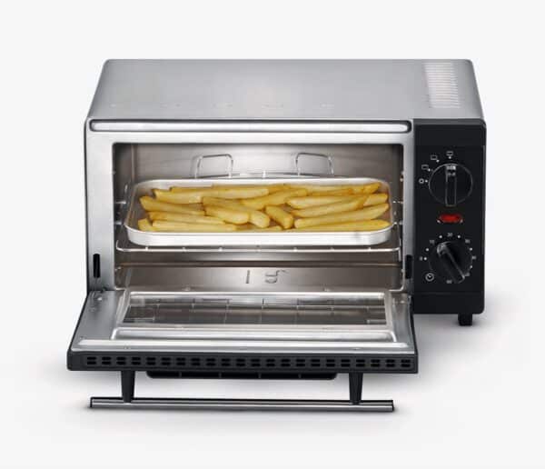 Toasteroven bakt frietjes op schaal.