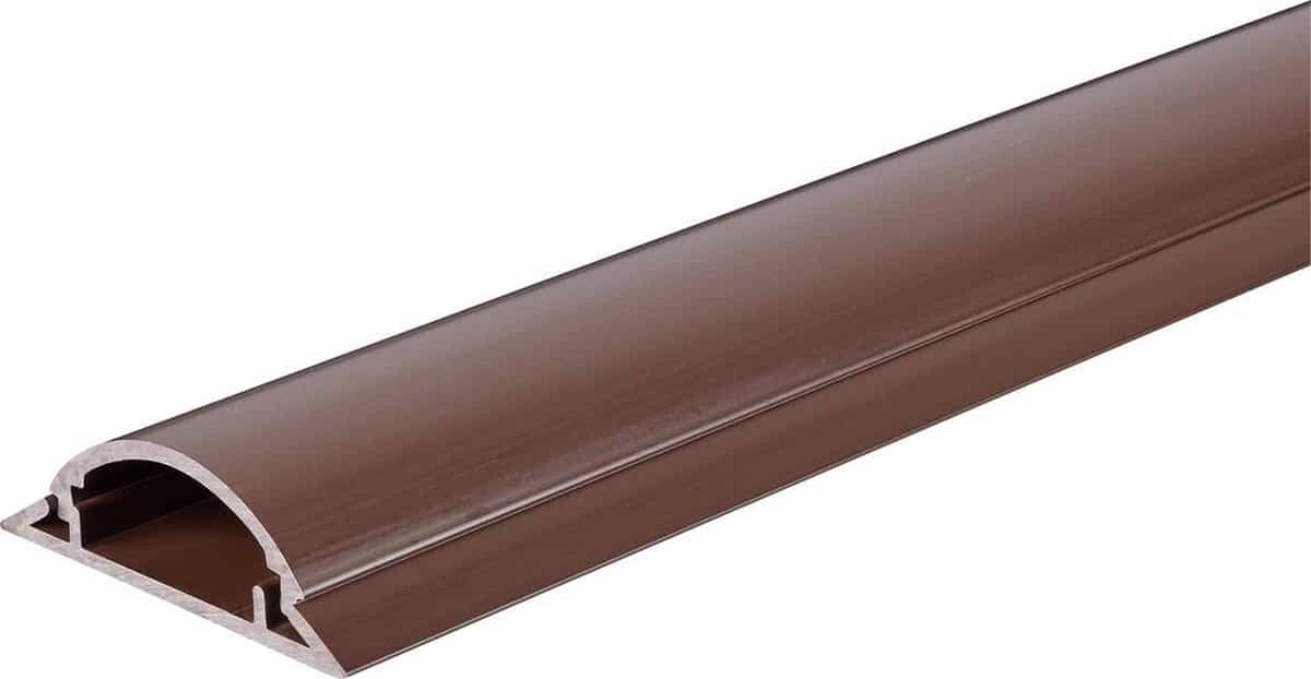 Bruine kunststof trapneus profiel, halve cirkel.