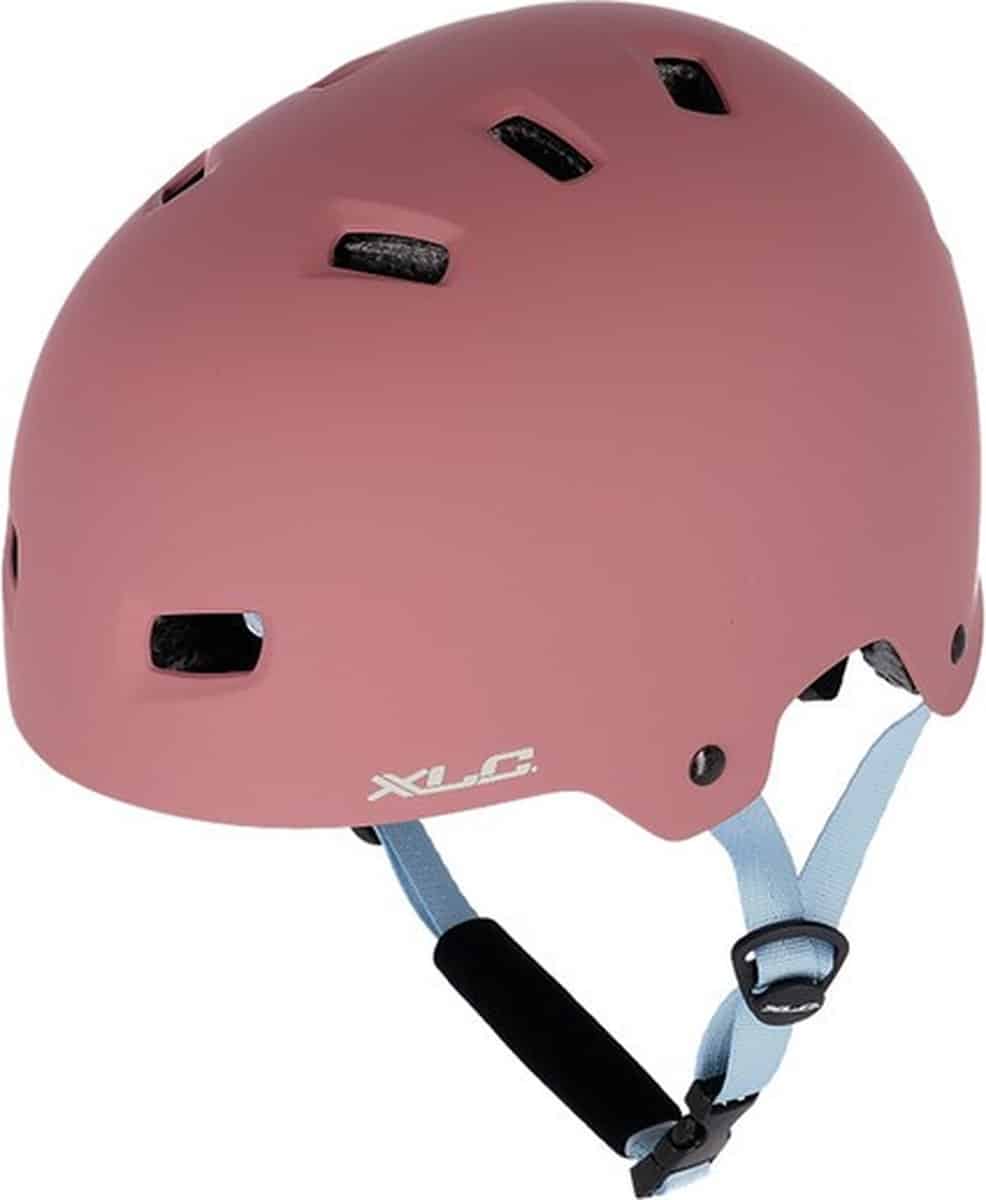 Roze fietshelm met blauwe kinriem