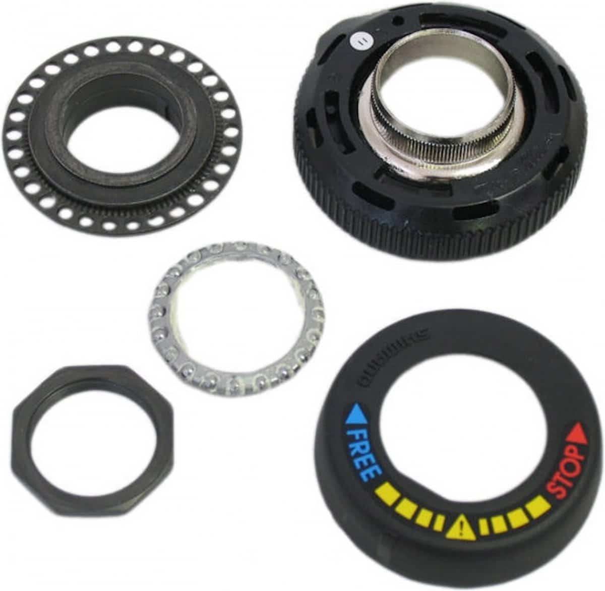 Fietsonderdelen met ringen en tandwielcomponenten.