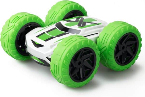 Groene speelgoedauto met grote wielen