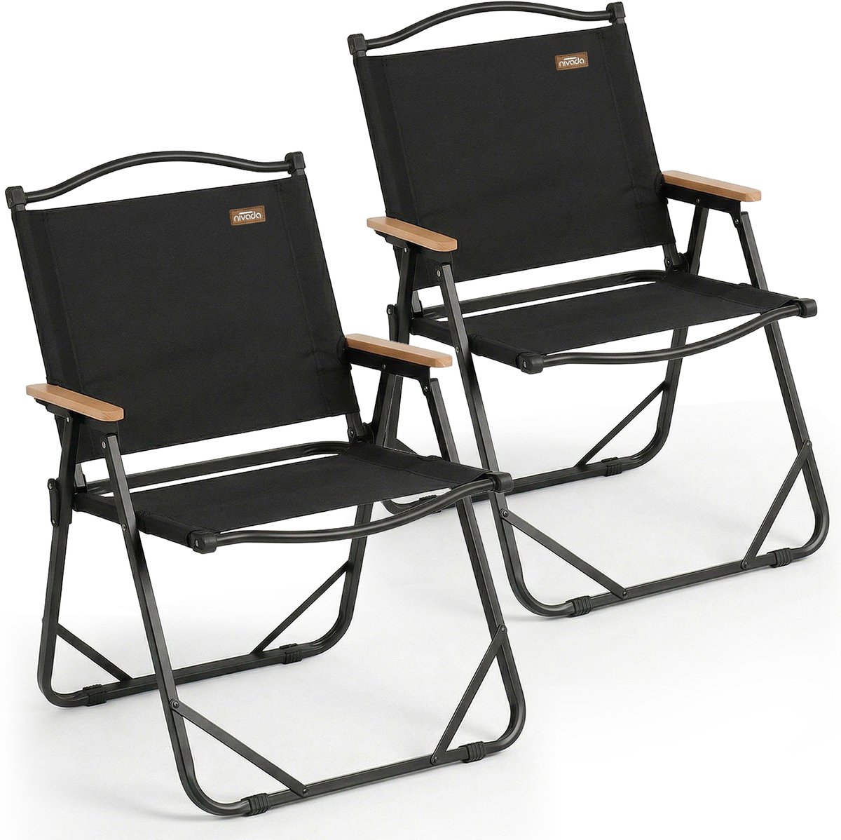 Twee zwarte opvouwbare campingstoelen met houten armleuningen