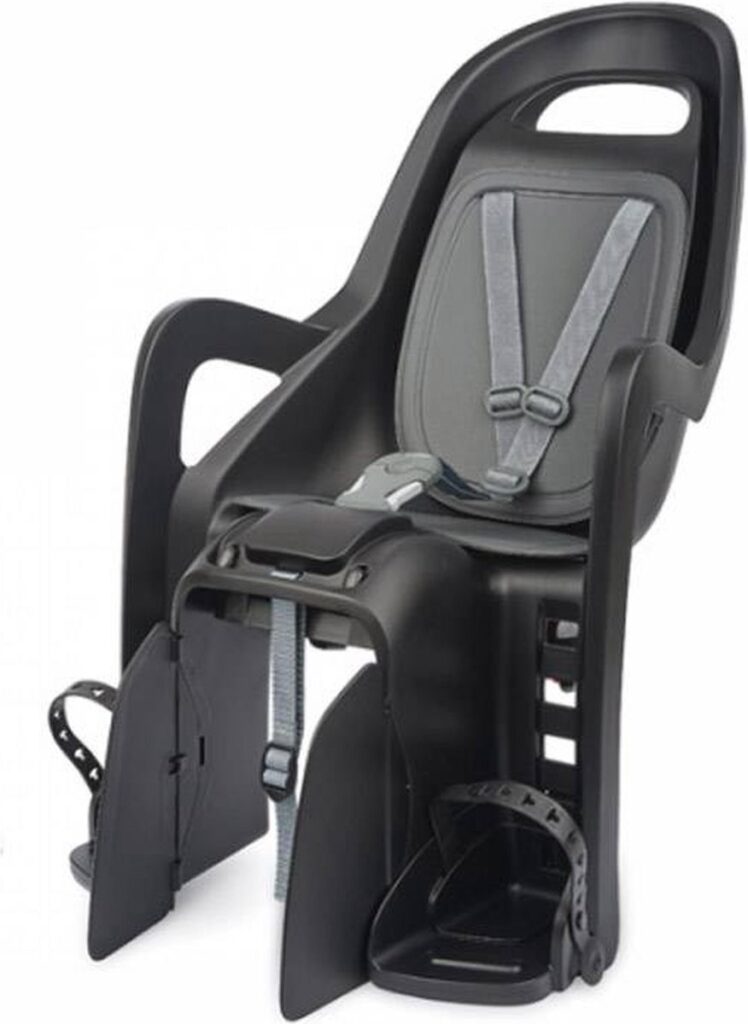 Zwart kinderzitje met verstelbare riemen