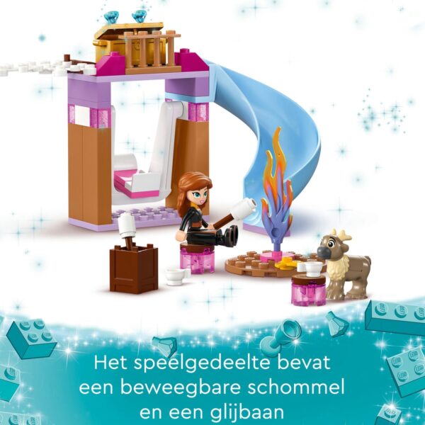 LEGO speelset met schommel, glijbaan en kampvuur.