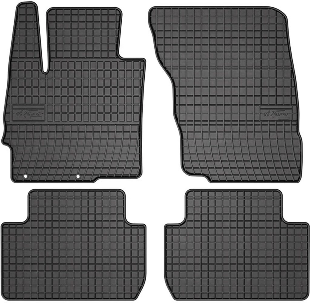 Zwarte rubberen automatten set, vier stuks, bovenaanzicht.