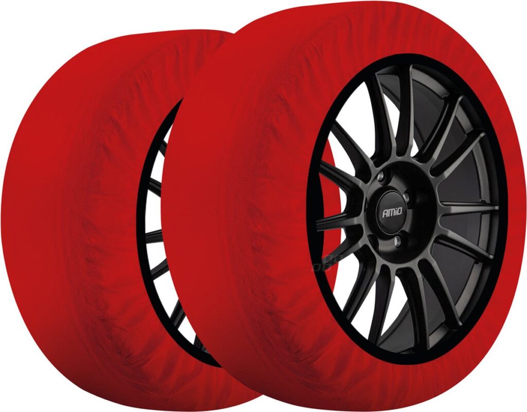 Rode bandhoezen op zwarte velgen