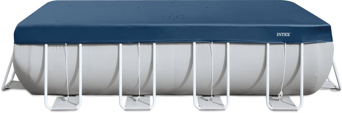 Rechthoekig zwembad met blauw dekkleed.