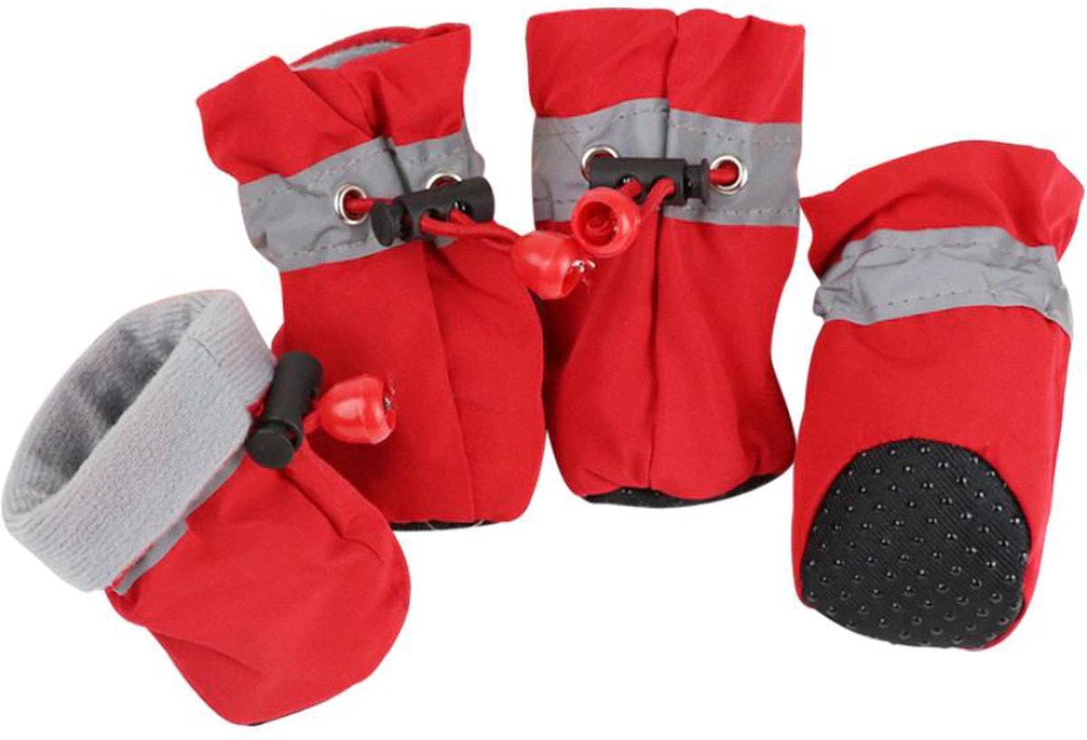 Chaussures rouges pour chiens avec rayures grises et semelles en caoutchouc.