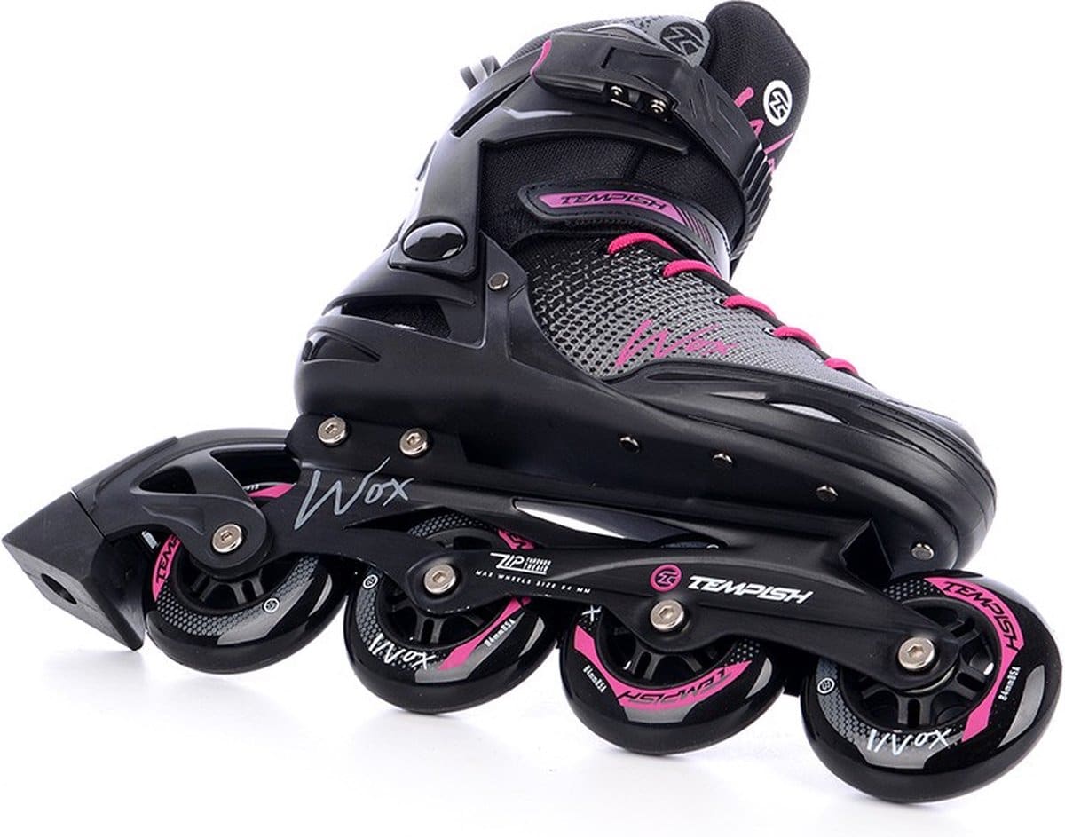 Zwarte en roze inline skates met wieltjes.