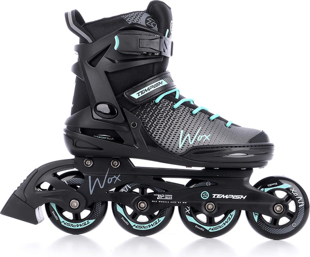 Zwart-grijze inline skates met vier wielen en veters.