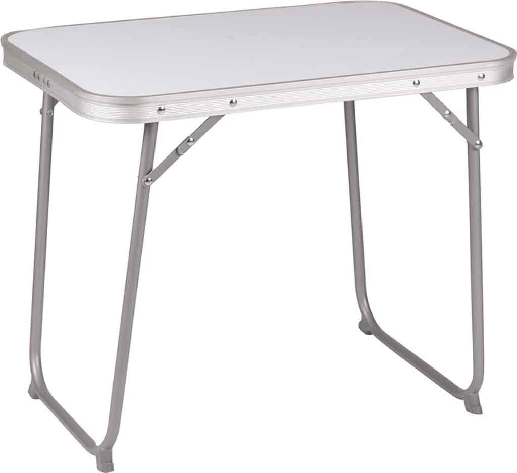 Opvouwbare campingtafel met metalen frame.