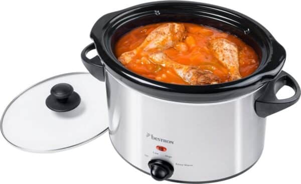 Slowcooker met kipschotel in tomatensaus