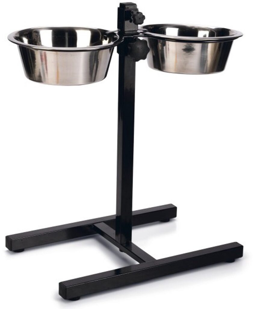 Verstelbare dubbele hondenvoerbak op standaard.