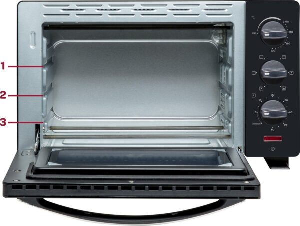 Binnenshuis elektrische oven met open deur en bediening