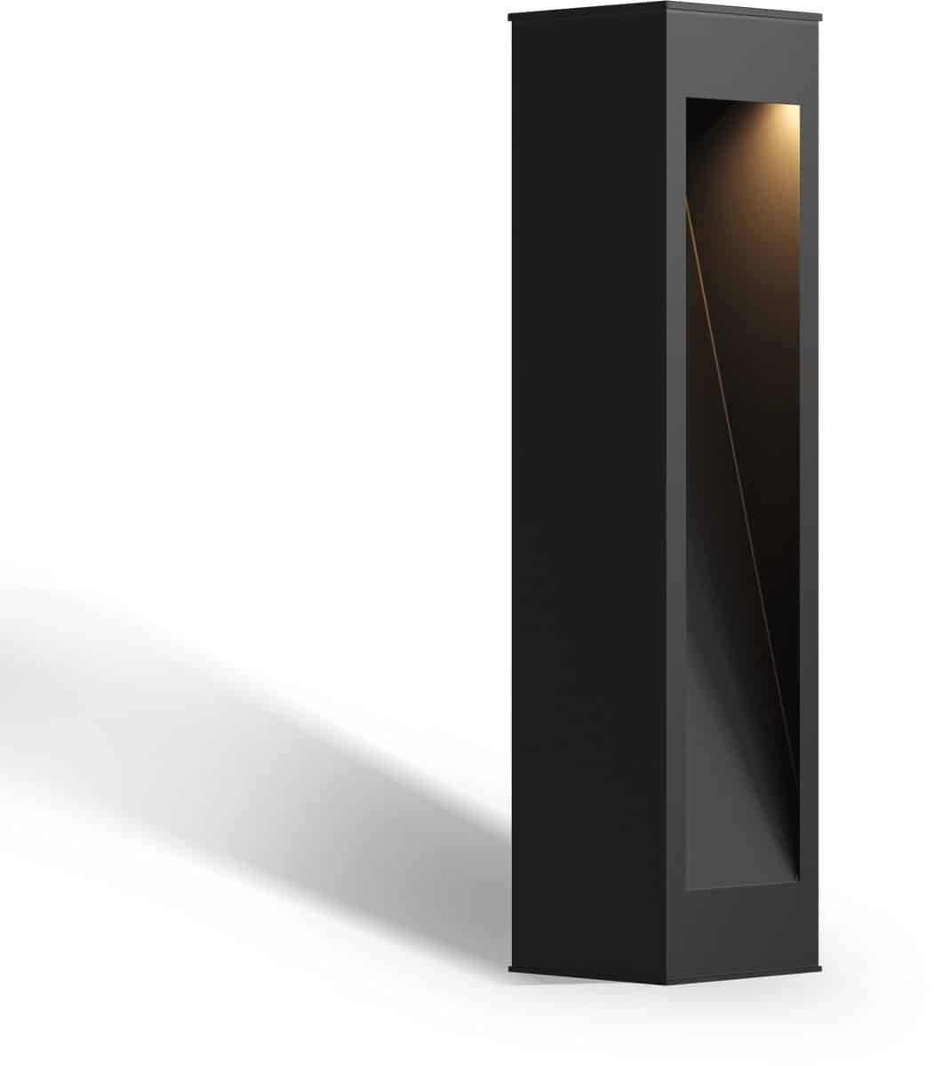 Donkere staande lamp met lichteffect.