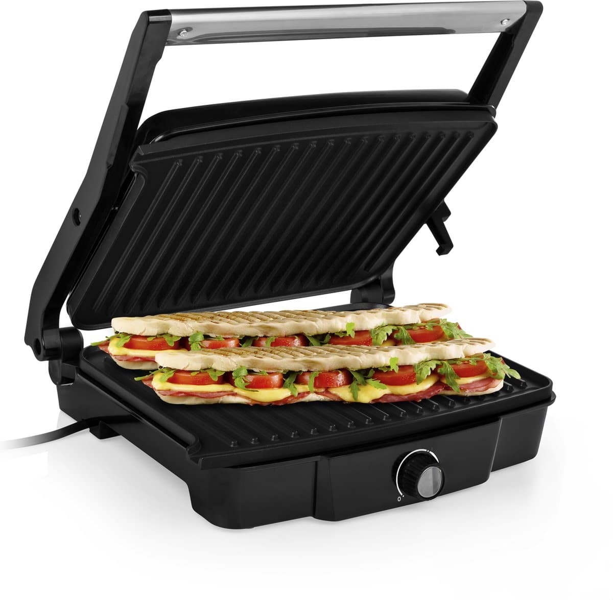 Paninigrill met panini en groenten binnenin.
