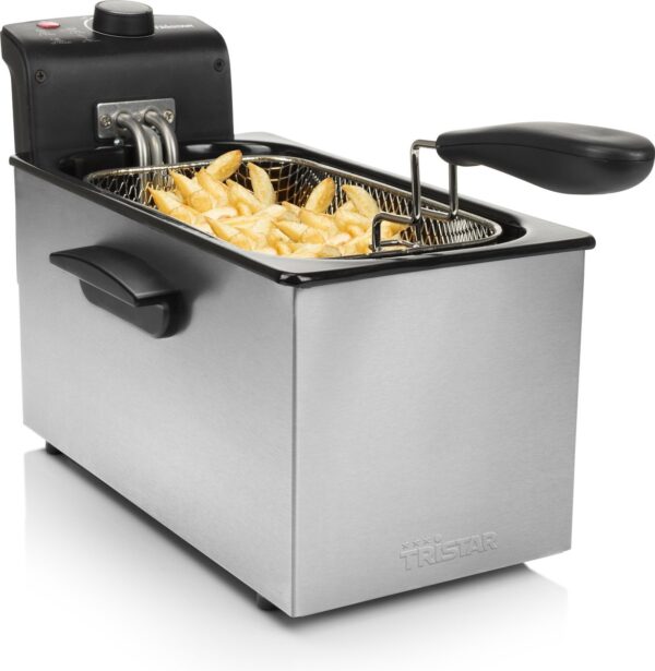 RVS friteuse met friet in mandje