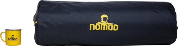 Zwarte slaapzak met gele mok Nomad logo