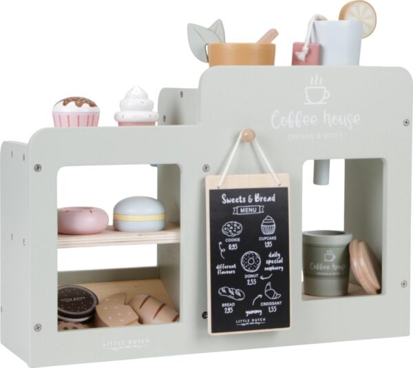 Houten speelgoed koffiehuis met gebak en menu bord.