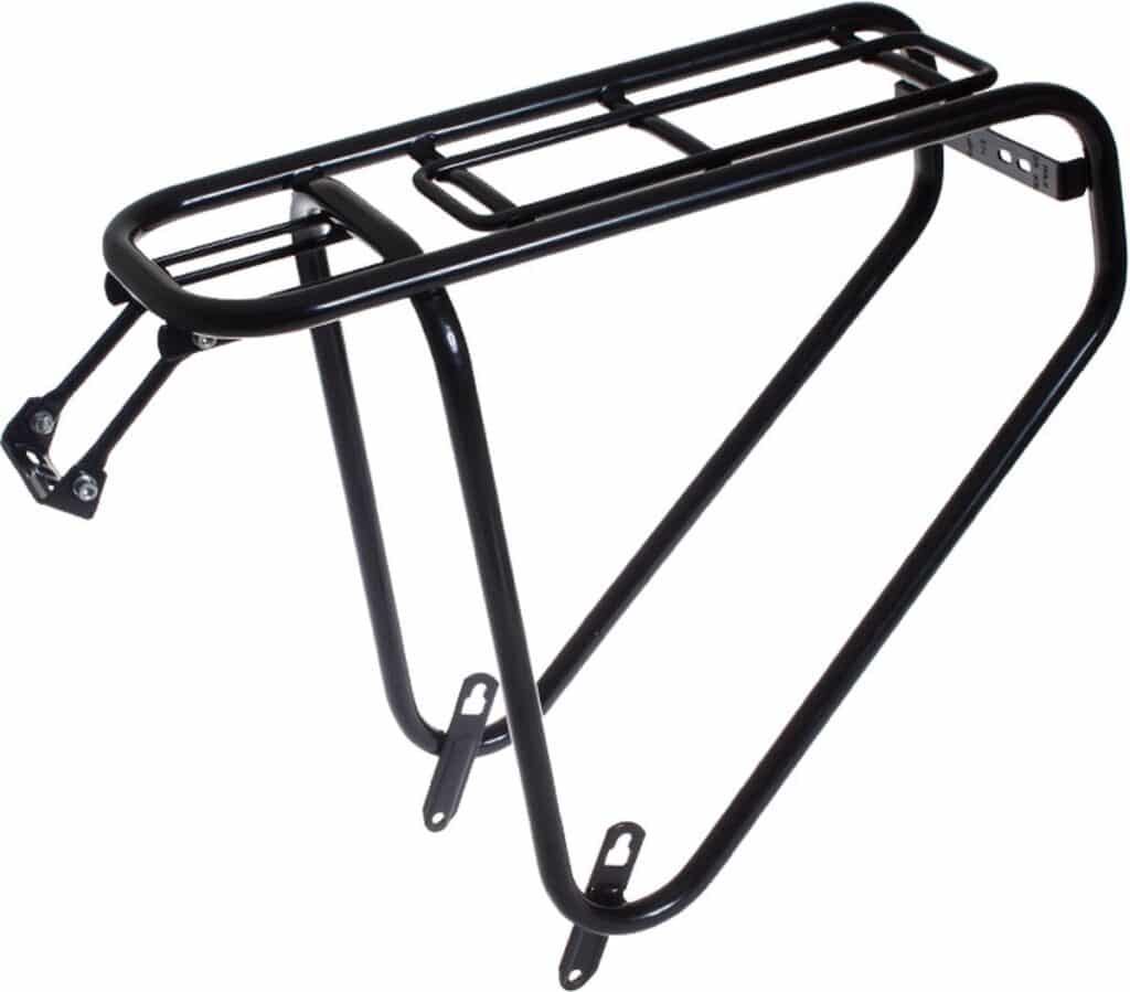 Zwart metalen fietsbagagedrager voor achterop de fiets.