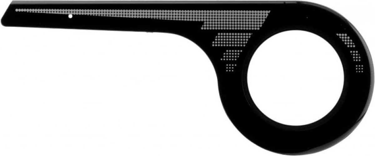 Zwart fietskettingkast met stippenpatroon