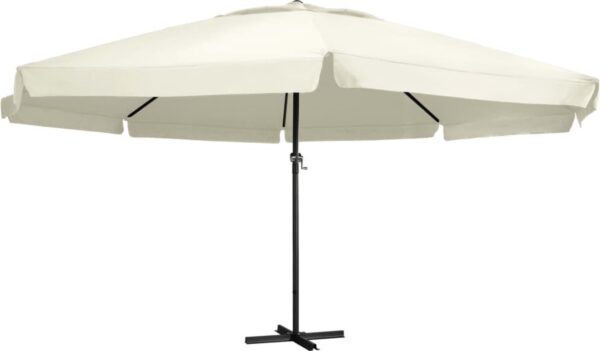 Grote witte tuiparasol met zwarte standaard.