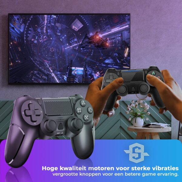 Gamers met controllers voor scherm met ruimtespel.