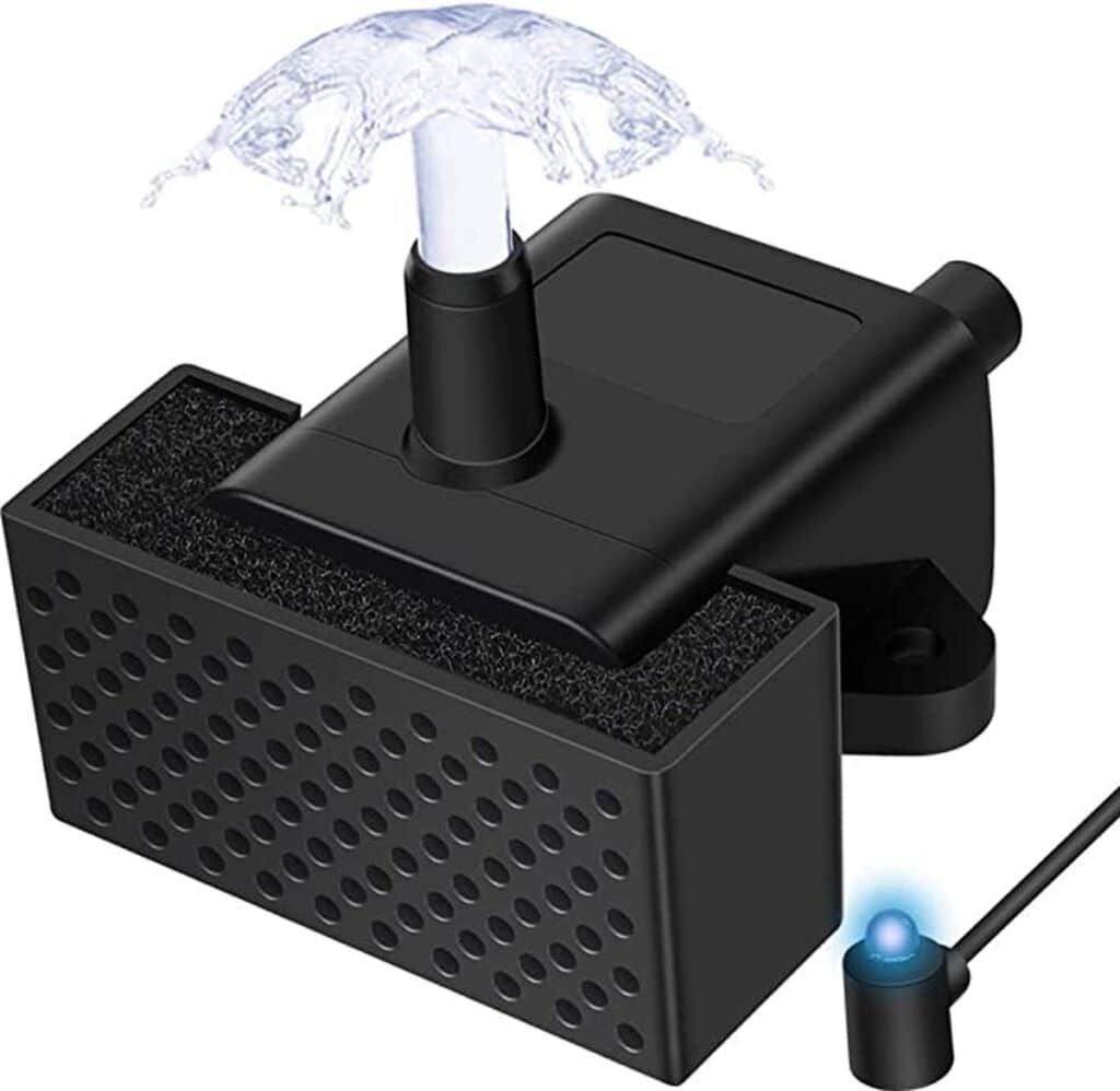 Mini fonteinpomp met filter en LED-licht.