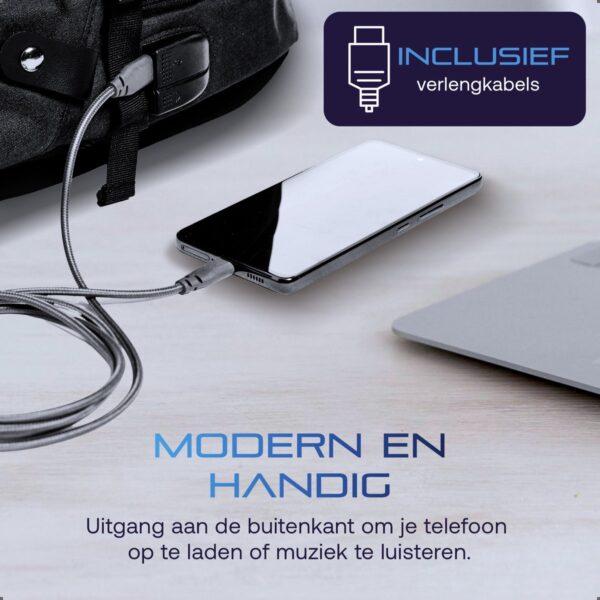 Smartphone opladen met verlengkabel.