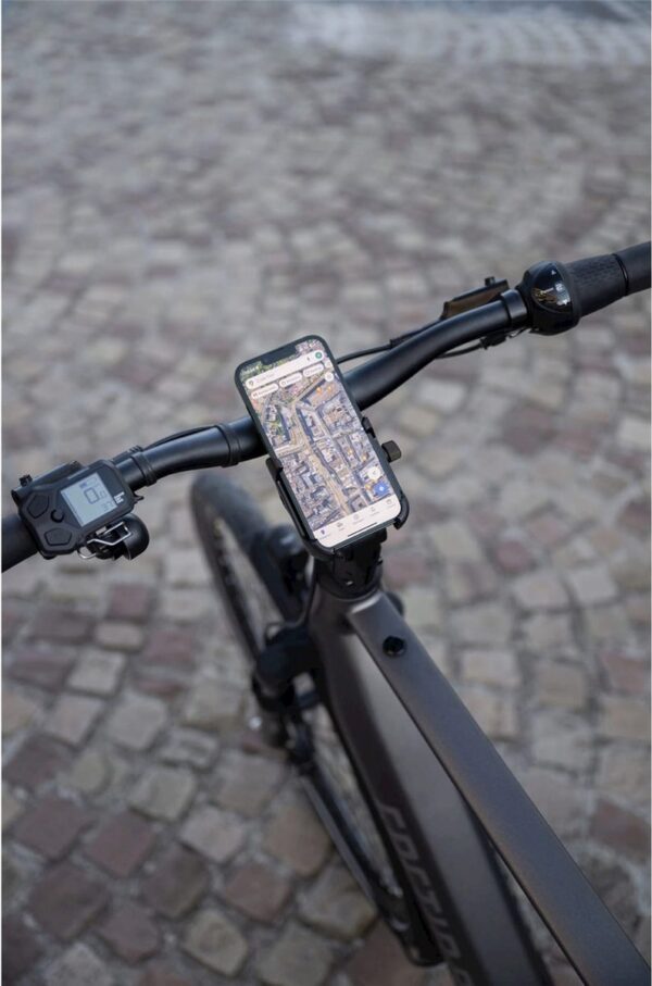 Fiets met GPS, navigatie op smartphone bevestigd.