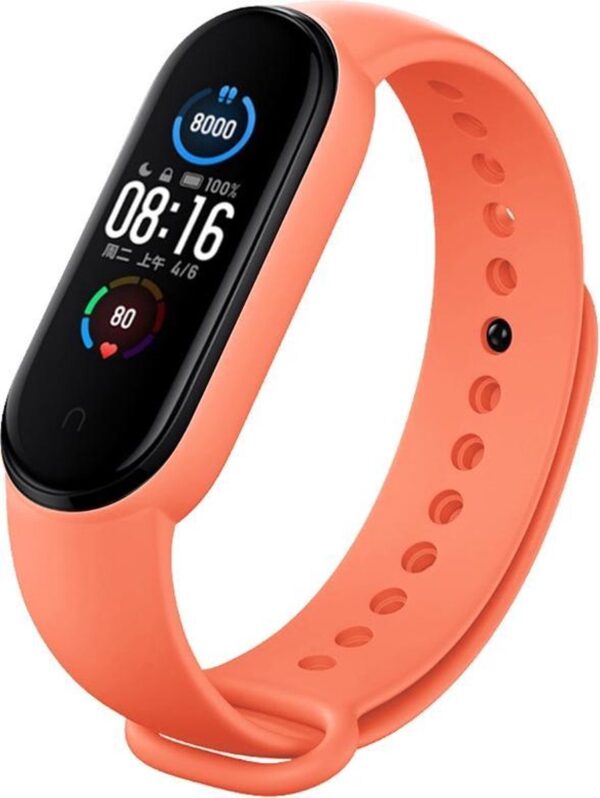 Oranje fitnesstracker met digitaal display.