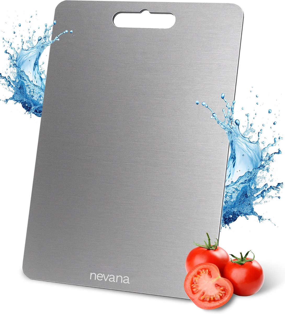 Roestvrijstalen snijplank met tomaten en waterspetters.