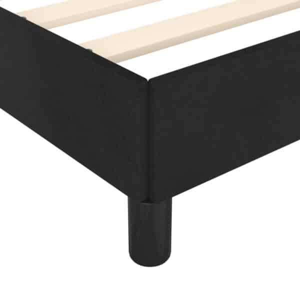 Zwart bedframe met stevige poten