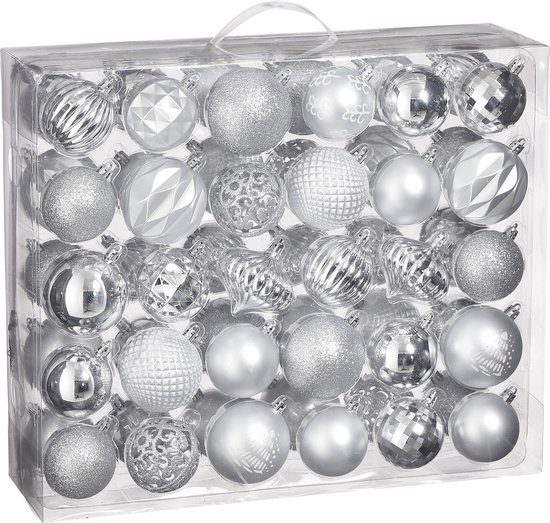 Doos met zilveren kerstballen in diverse designs.