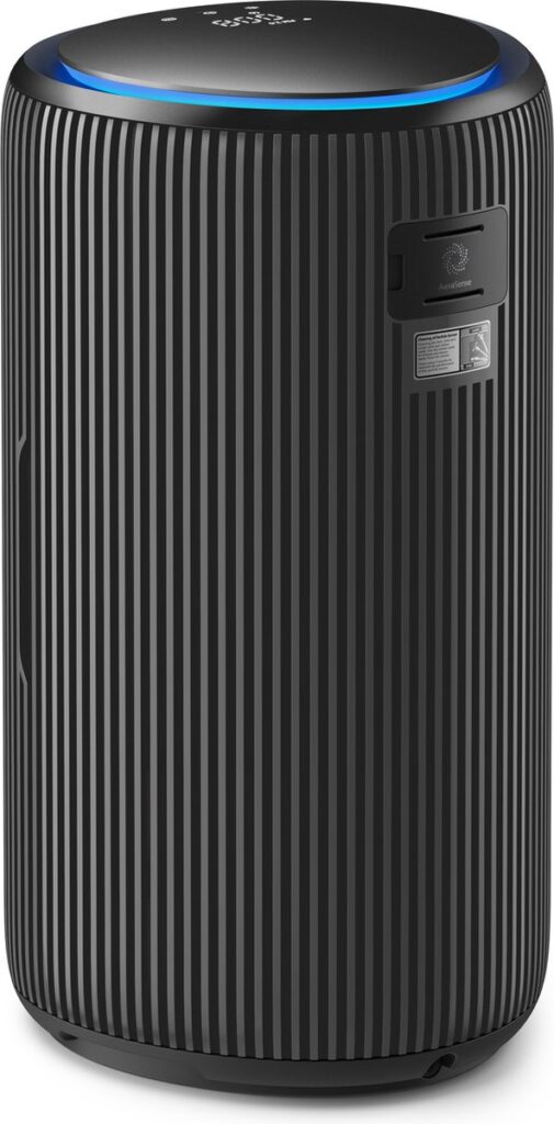 Zwarte luchtreiniger met verticale strepen en display.