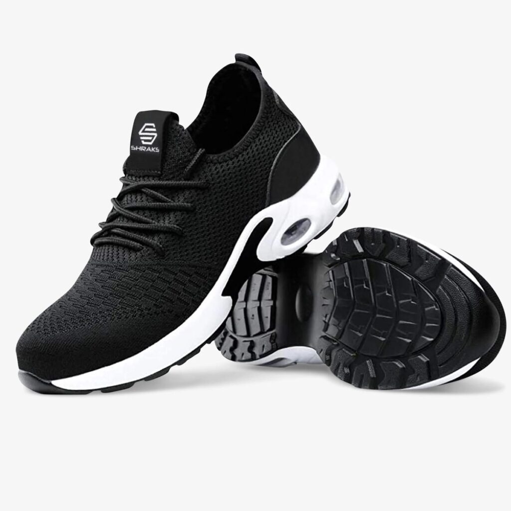 Zwarte sportieve sneakers met witte zool