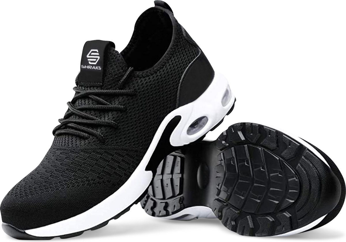 Zwarte sportieve sneakers met witte zool