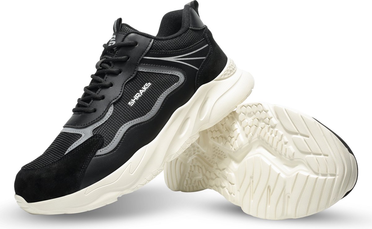 Zwarte sportschoenen met dikke witte zool