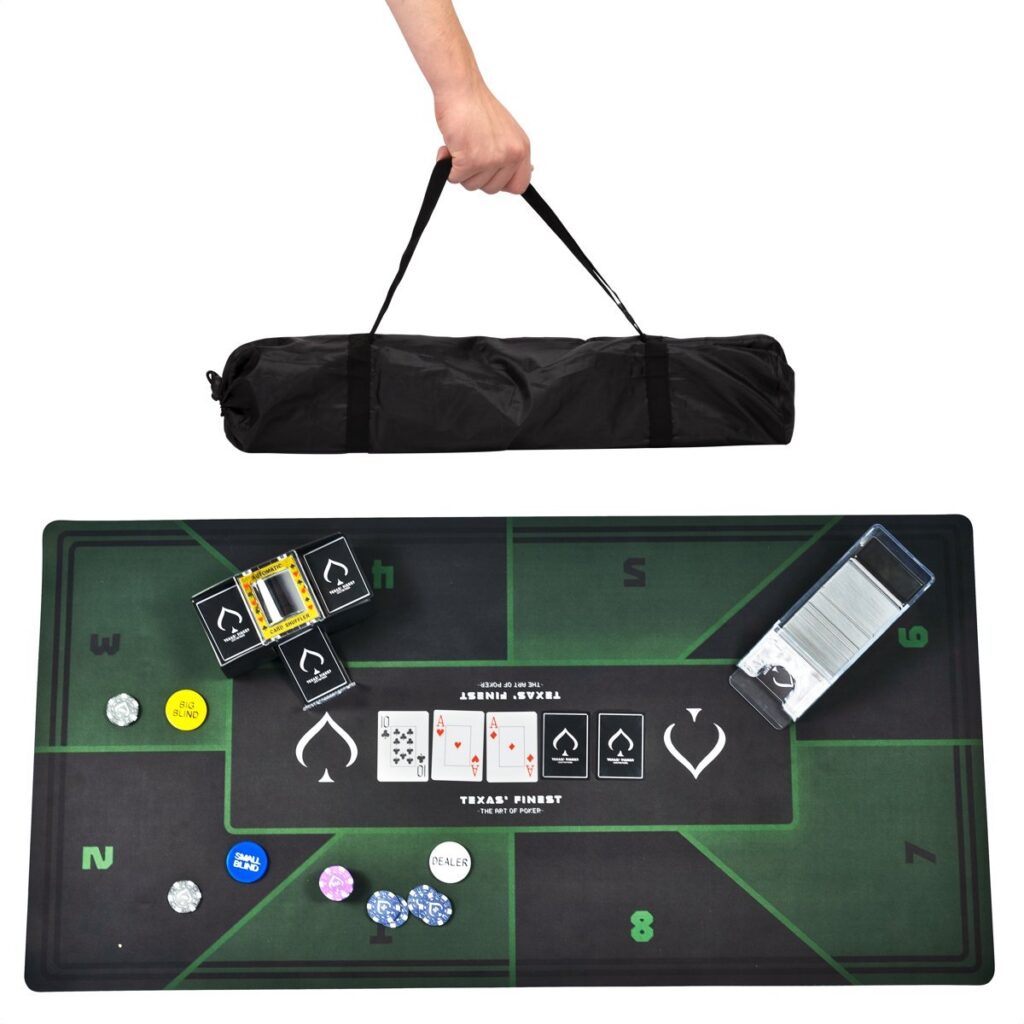 Poker tafelset met speelkaarten en fiches.